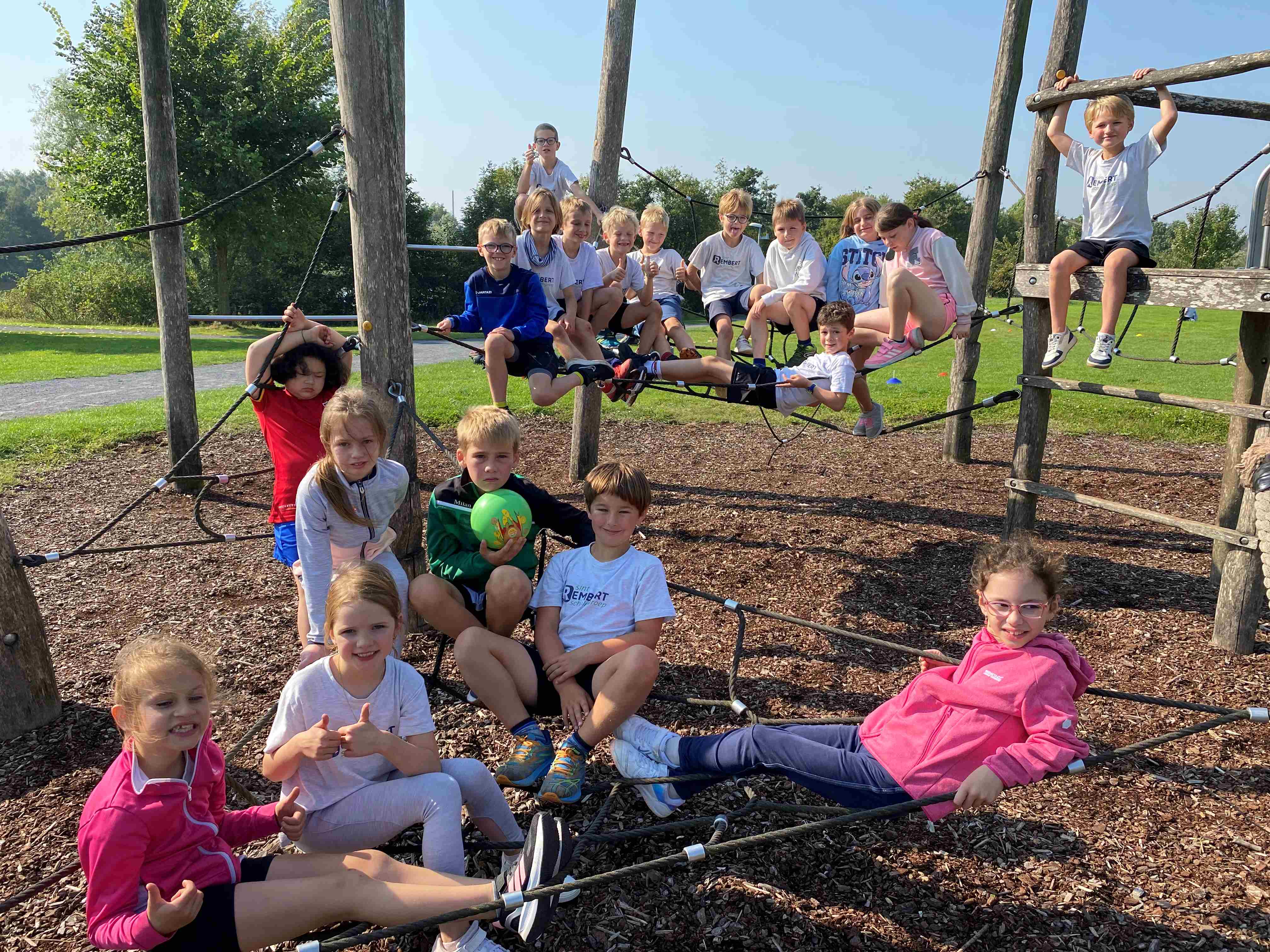 Scholenveldloop en sportdag