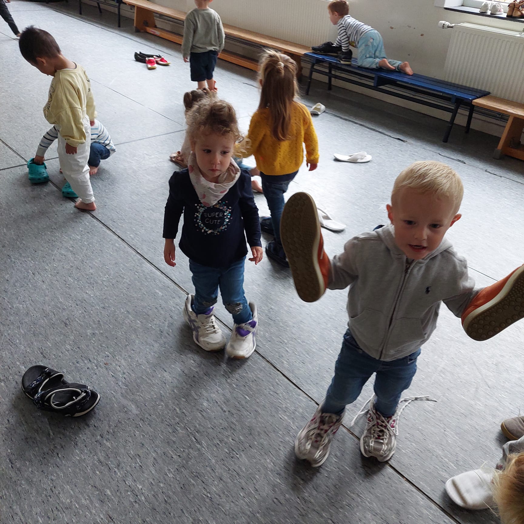 Turnen met grote schoenen