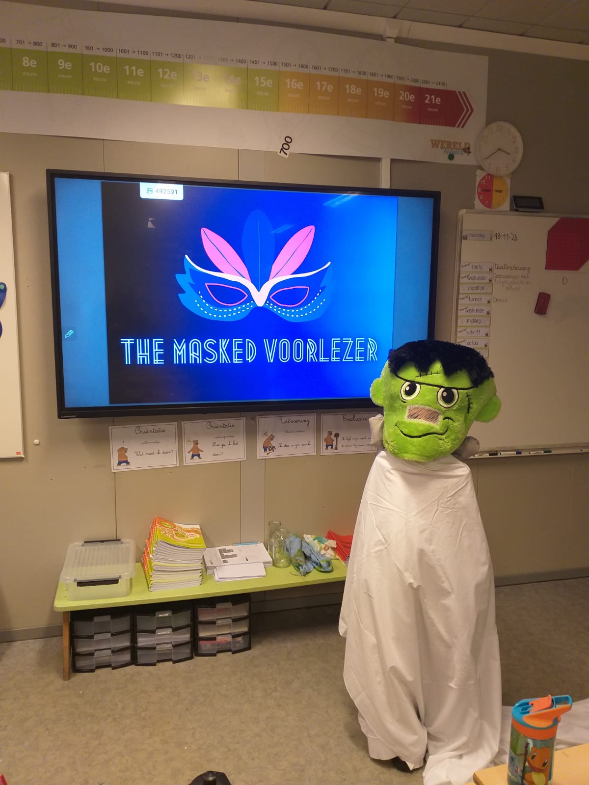 THE MASKED VOORLEZER