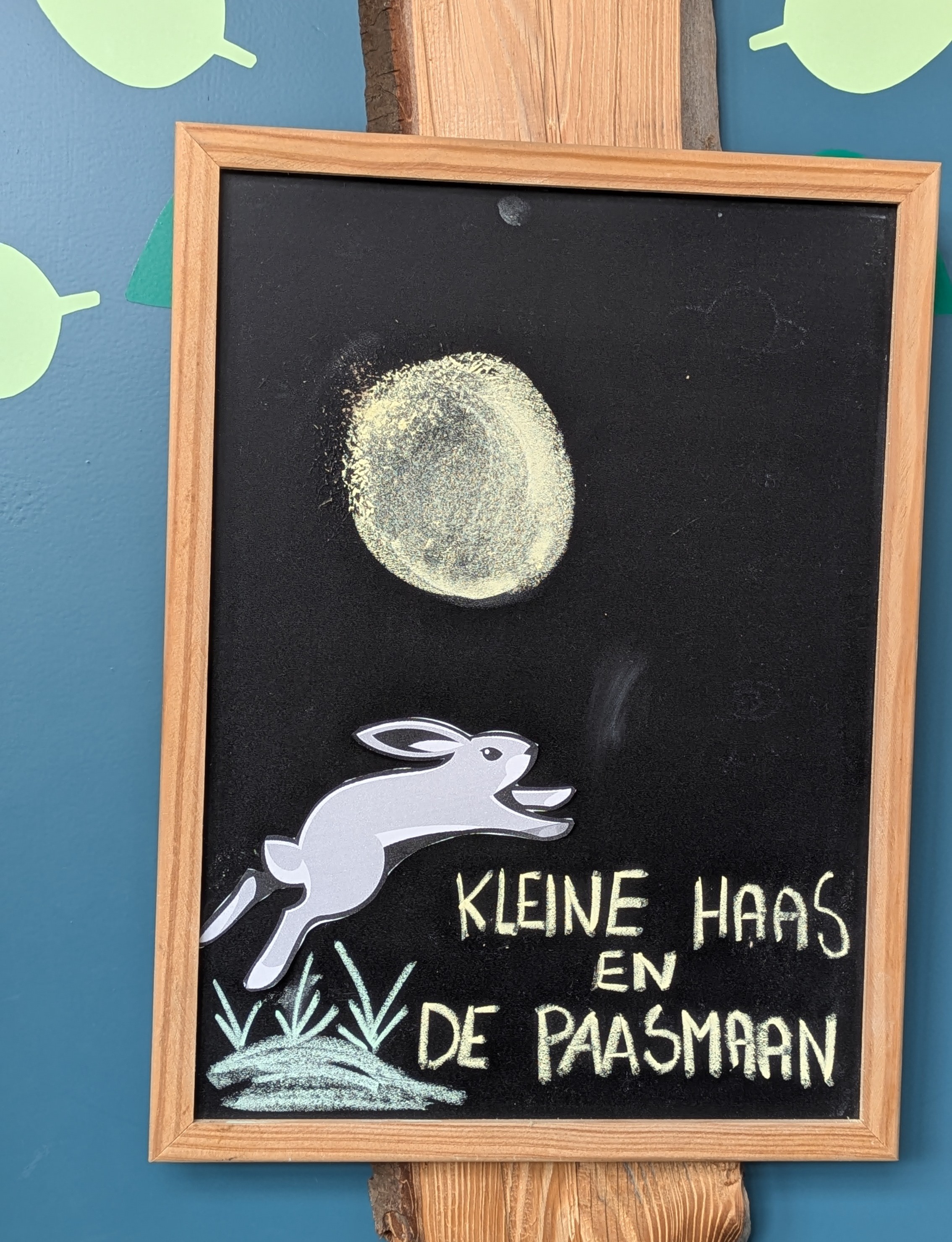 Kleine haas en de paasmaan.